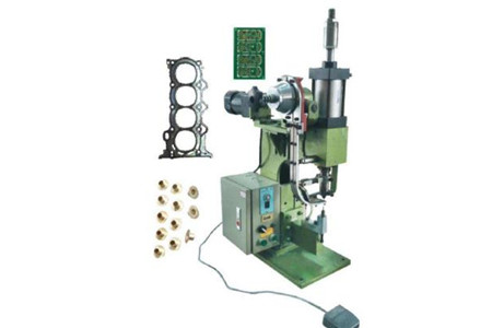 如何用單頭單頭氣液增壓鉚釘機提高生產(chǎn)效率和質量？