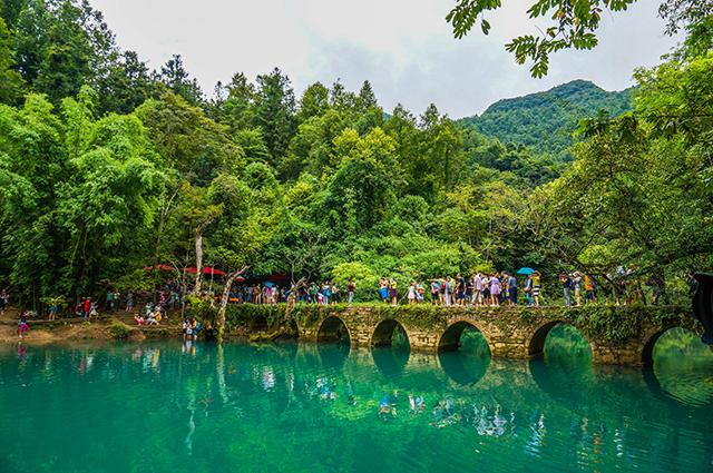 貝爾格里爾斯最新節目，未知世界的冒險探索之旅